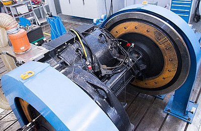 Instrumentiertes Drehgestell Drehgestell mit Antriebseinheit zum Einrüsten am Prüfstand